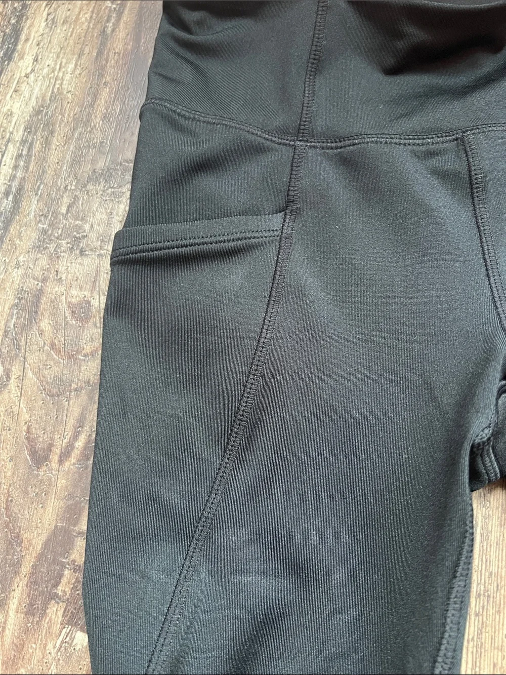 Gap teen size 8 Kids Black cropped Active Leggings with Side Pockets